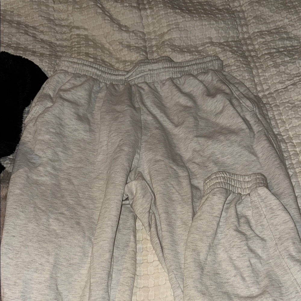 H&M Gray Sweatpants with Elastic Waistband and Soft Knit Fabric